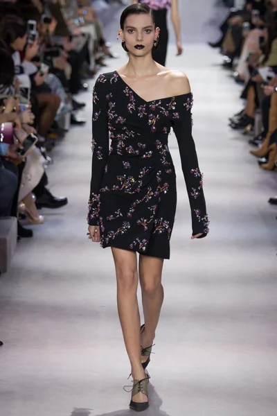 Look 44
